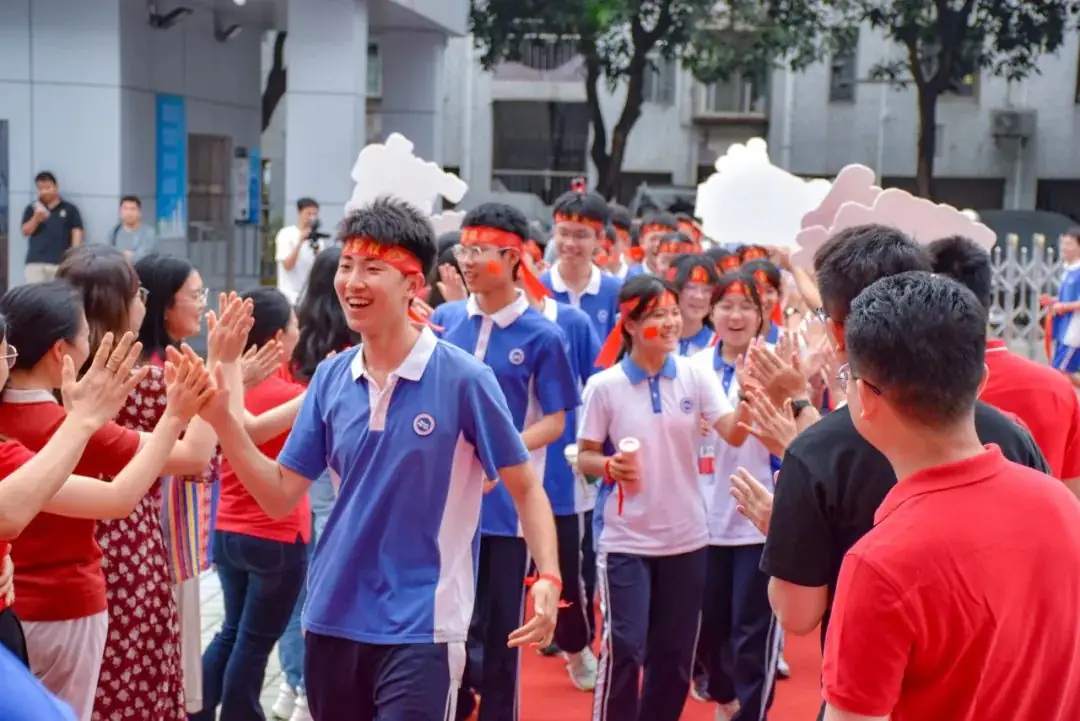挥鞭策马战中考  誓言凌云绘青春-第34张图片-四季读书网