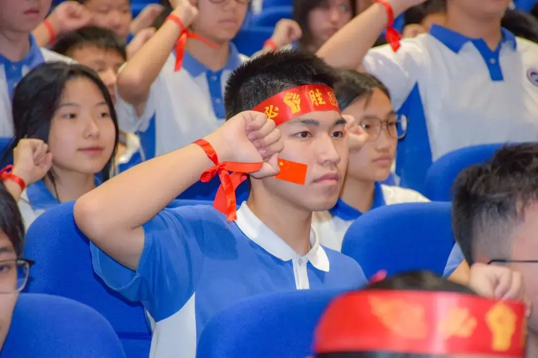 挥鞭策马战中考  誓言凌云绘青春-第53张图片-四季读书网