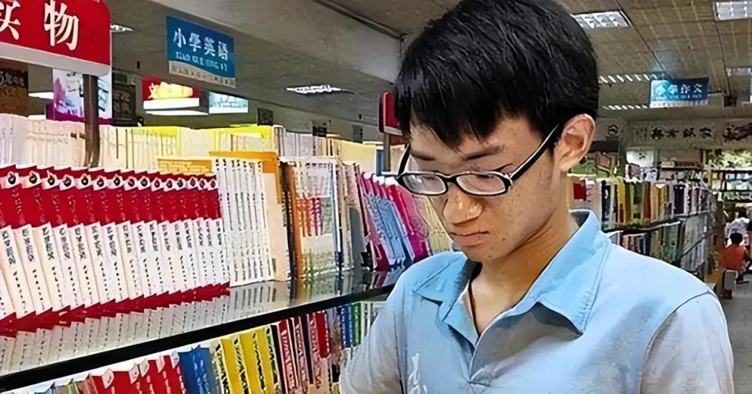 湖南学霸高考仅239分,全校老师不相信,调取监控后,发现竟交了3张白卷…-第3张图片-四季读书网