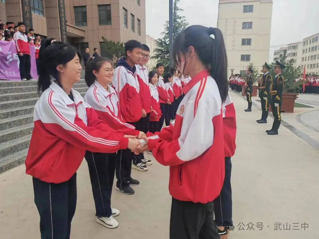 助力高三  圆梦高考——武山三中开展高二级同学为高三学子加油送祝福活动-第2张图片-四季读书网