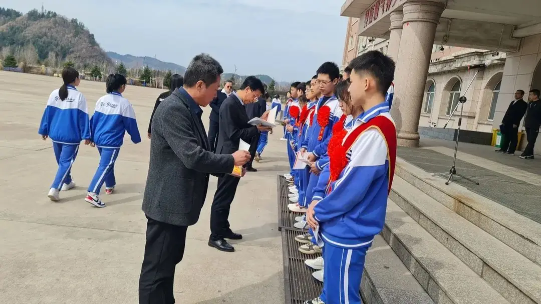 【中考动员大会】斗志满怀,决胜中考——金林一中召开2024届中考动员大会 第5张 【中考动员大会】斗志满怀,决胜中考——金林一中召开2024届中考动员大会 第5张