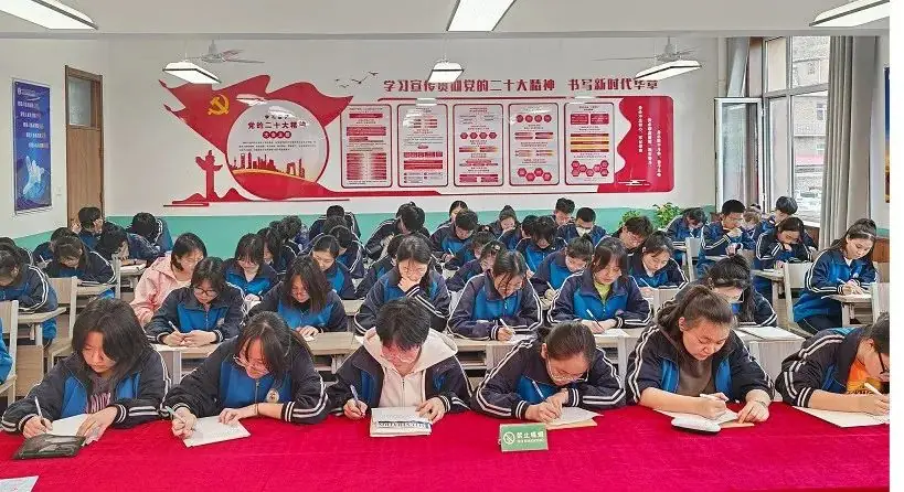 凝心聚力 奋战高考——古交三中召开高三年级高考培优专题会 第7张 凝心聚力 奋战高考——古交三中召开高三年级高考培优专题会 第7张