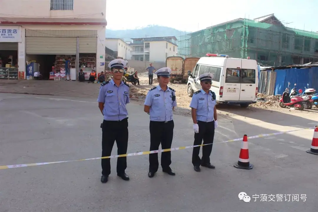 “高考”偶遇“端午”宁蒗交警蜀黍们全力护航-第5张图片-四季读书网 “高考”偶遇“端午”宁蒗交警蜀黍们全力护航-第5张图片-四季读书网