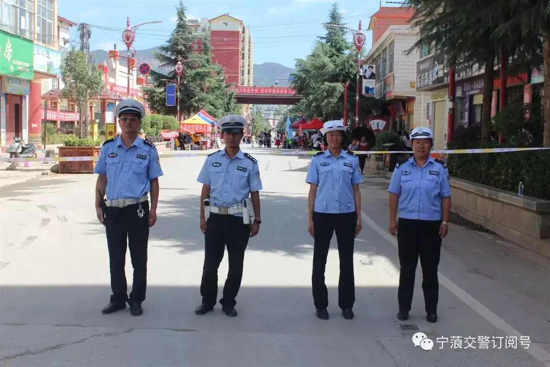 “高考”偶遇“端午”宁蒗交警蜀黍们全力护航-第8张图片-四季读书网 “高考”偶遇“端午”宁蒗交警蜀黍们全力护航-第8张图片-四季读书网