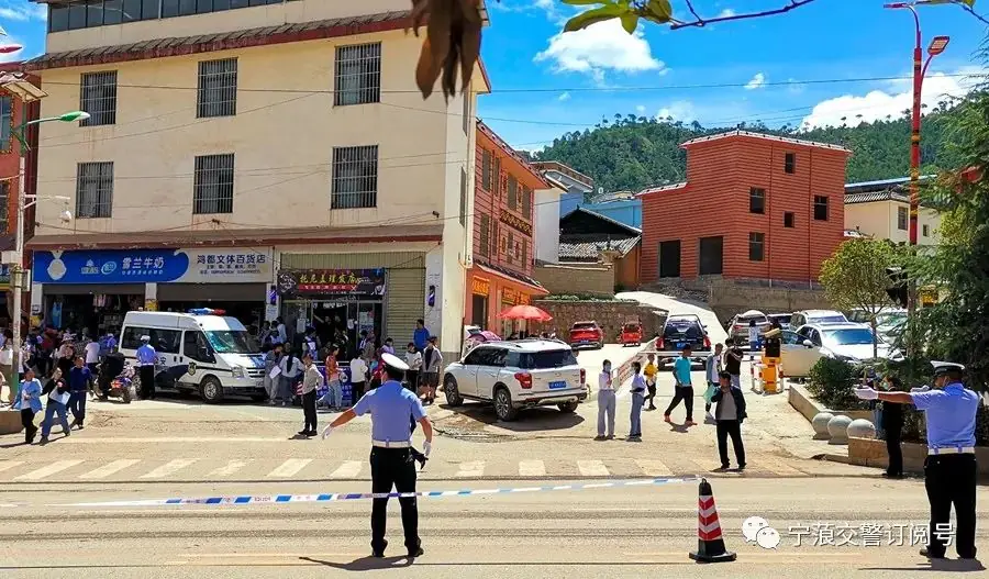 护航高考丨追梦路上,宁蒗交警与你同行-第4张图片-四季读书网 护航高考丨追梦路上,宁蒗交警与你同行-第4张图片-四季读书网