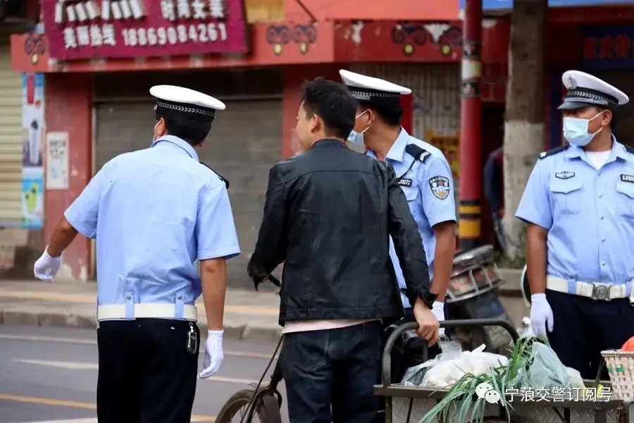 护航高考丨追梦路上,宁蒗交警与你同行-第10张图片-四季读书网 护航高考丨追梦路上,宁蒗交警与你同行-第10张图片-四季读书网