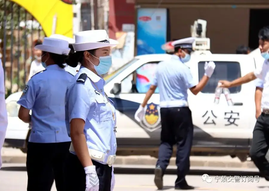 护航高考丨追梦路上,宁蒗交警与你同行-第8张图片-四季读书网 护航高考丨追梦路上,宁蒗交警与你同行-第8张图片-四季读书网