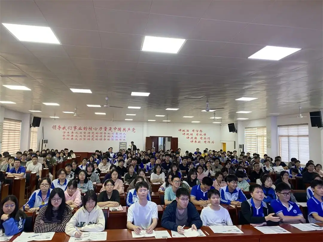 专家点睛扬斗志,助力高考续辉煌---长沙南雅中学教学专家来宁乡二中指导高考备考纪实-第8张图片-四季读书网