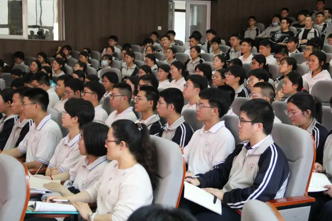 战胜高考 绽放青春——全国著名教育专家王金战专题励志讲座-第5张图片-四季读书网 战胜高考 绽放青春——全国著名教育专家王金战专题励志讲座-第5张图片-四季读书网