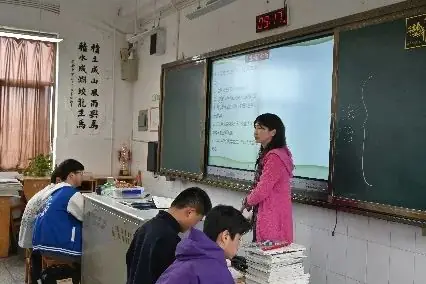 专家引领把方向 赋能中考促发展——区教师发展中心到实验中学进行教学工作专项调研-第9张图片-四季读书网 专家引领把方向 赋能中考促发展——区教师发展中心到实验中学进行教学工作专项调研-第9张图片-四季读书网