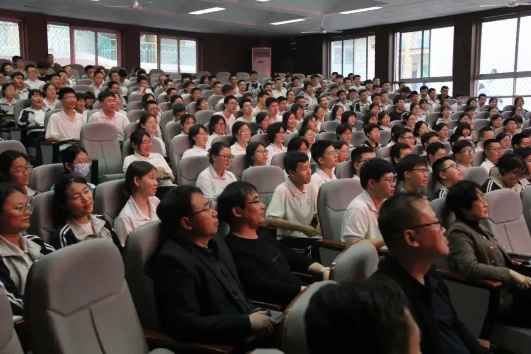 战胜高考 绽放青春——全国著名教育专家王金战专题励志讲座-第9张图片-四季读书网 战胜高考 绽放青春——全国著名教育专家王金战专题励志讲座-第9张图片-四季读书网