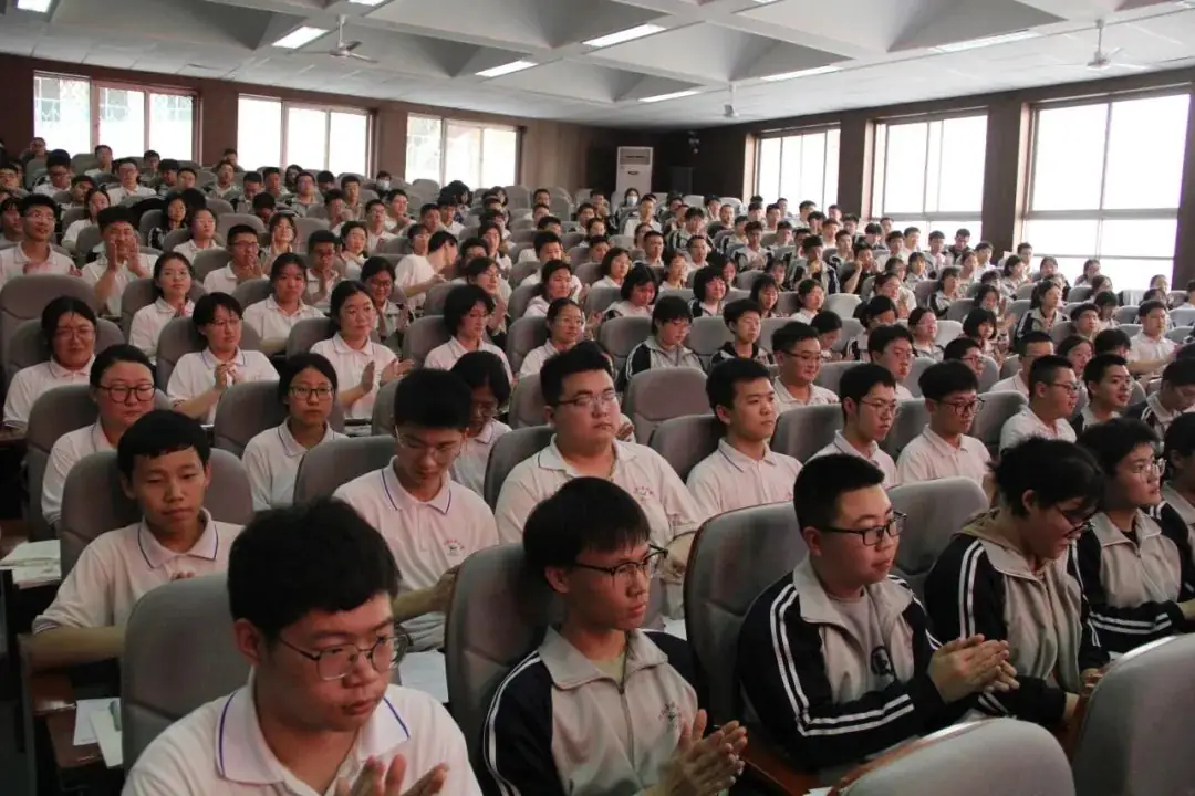 战胜高考 绽放青春——全国著名教育专家王金战专题励志讲座-第8张图片-四季读书网 战胜高考 绽放青春——全国著名教育专家王金战专题励志讲座-第8张图片-四季读书网