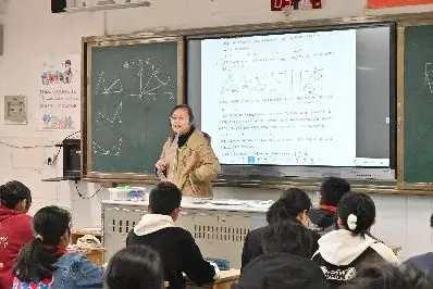 专家引领把方向 赋能中考促发展——区教师发展中心到实验中学进行教学工作专项调研-第13张图片-四季读书网 专家引领把方向 赋能中考促发展——区教师发展中心到实验中学进行教学工作专项调研-第13张图片-四季读书网