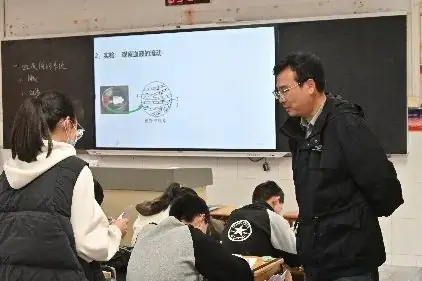 专家引领把方向 赋能中考促发展——区教师发展中心到实验中学进行教学工作专项调研-第6张图片-四季读书网 专家引领把方向 赋能中考促发展——区教师发展中心到实验中学进行教学工作专项调研-第6张图片-四季读书网