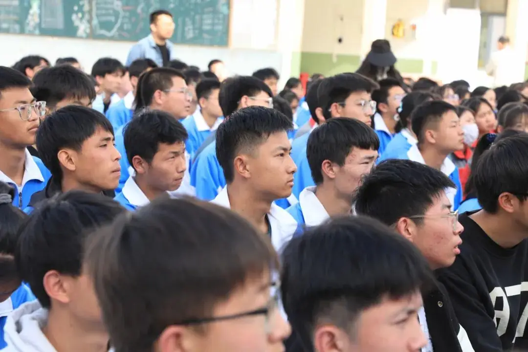 决胜高考 圆梦大学——靖边七中2024届高考冲刺50天动员大会 第14张 决胜高考 圆梦大学——靖边七中2024届高考冲刺50天动员大会 第14张