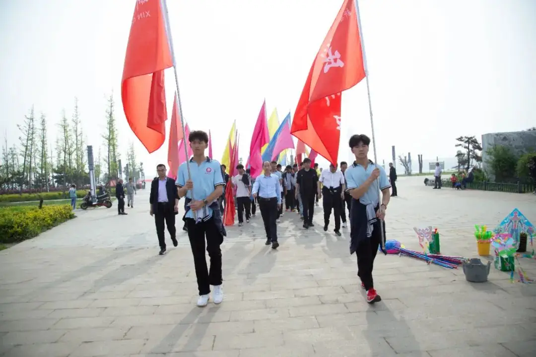 我校组织冲刺高考50天誓师暨高三“东湖行”远足活动 第17张 我校组织冲刺高考50天誓师暨高三“东湖行”远足活动 第17张