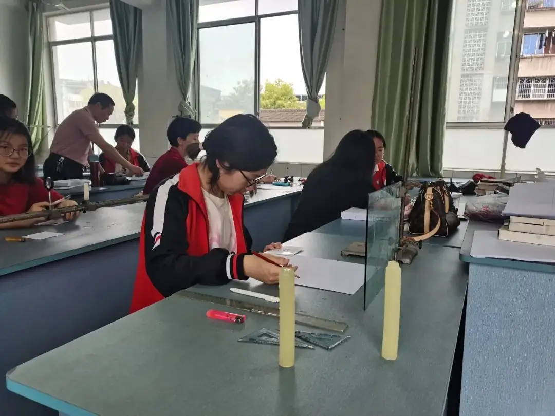 ​利刃出鞘,亮剑中考-第2张图片-四季读书网