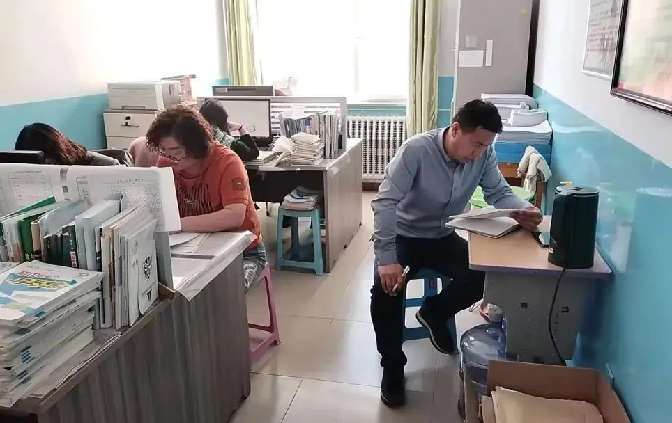 “积极备战,迎战中考”五原县第三中学开展中考调研活动-第19张图片-四季读书网 “积极备战,迎战中考”五原县第三中学开展中考调研活动-第19张图片-四季读书网