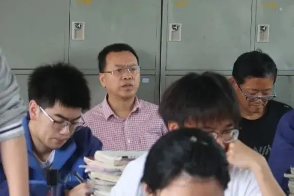 “冲刺高考·我来助跑”|汾口中学:诊断·调整·再出发——县教育发展研究中心莅临我校开展高三教学调研-第48张图片-四季读书网