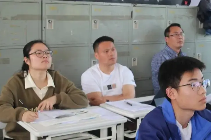 “冲刺高考·我来助跑”|汾口中学:诊断·调整·再出发——县教育发展研究中心莅临我校开展高三教学调研-第49张图片-四季读书网