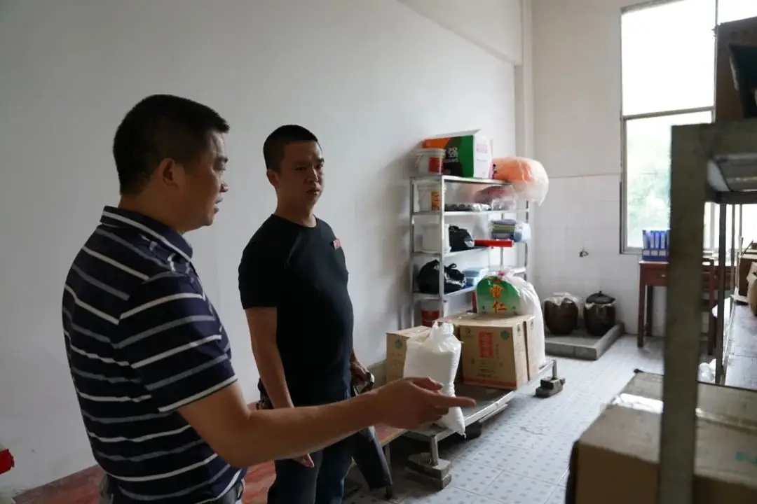 榕江县多部门联合执法为高考保驾护航-第11张图片-四季读书网 榕江县多部门联合执法为高考保驾护航-第11张图片-四季读书网