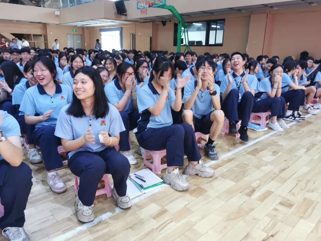 决战高考 成就梦想 | 中国著名青年励志演说家莅临海口山高高级实验中学开展高三励志演讲-第18张图片-四季读书网