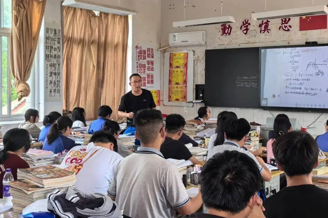 “冲刺高考·我来助跑”|汾口中学:诊断·调整·再出发——县教育发展研究中心莅临我校开展高三教学调研-第10张图片-四季读书网