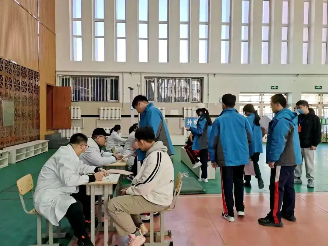 送检到校 助力高考——黑河二院圆满完成高考体检工作-第3张图片-四季读书网