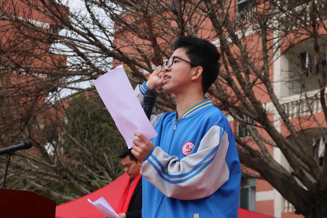 点燃激情,赢战高考——江西省赣州市于都县第五中学2024届高三冲刺誓师大会暨励志演讲大会-第20张图片-四季读书网