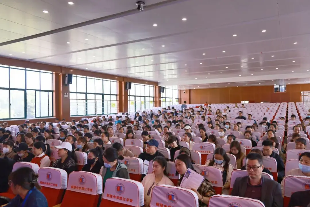 助力高考|我校举行2024年“高校进校园”高考招生宣讲活动-第1张图片-四季读书网