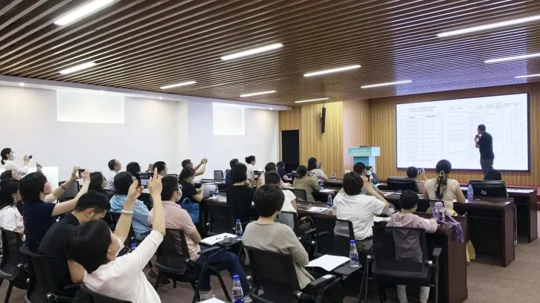 助力学子迈向理想高中,这场中考志愿填报指导活动干货满满!-第4张图片-四季读书网