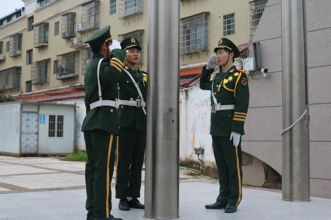 点燃激情,赢战高考——江西省赣州市于都县第五中学2024届高三冲刺誓师大会暨励志演讲大会-第1张图片-四季读书网