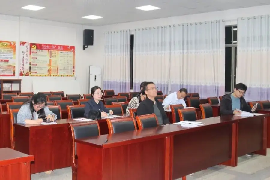 “冲刺高考·我来助跑”|汾口中学:诊断·调整·再出发——县教育发展研究中心莅临我校开展高三教学调研-第5张图片-四季读书网