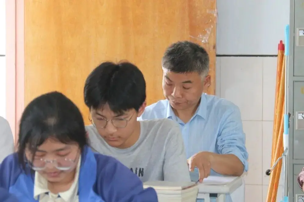 “冲刺高考·我来助跑”|汾口中学:诊断·调整·再出发——县教育发展研究中心莅临我校开展高三教学调研-第46张图片-四季读书网