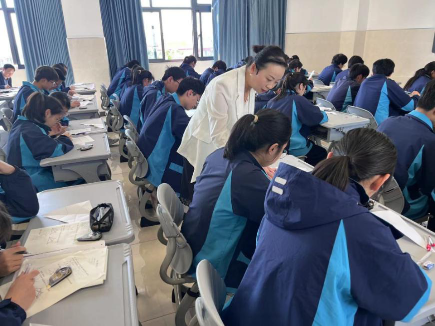 聚焦课型研讨  助力中考复习——奔中承办初中数学中考第一轮复习研讨活动-第5张图片-四季读书网