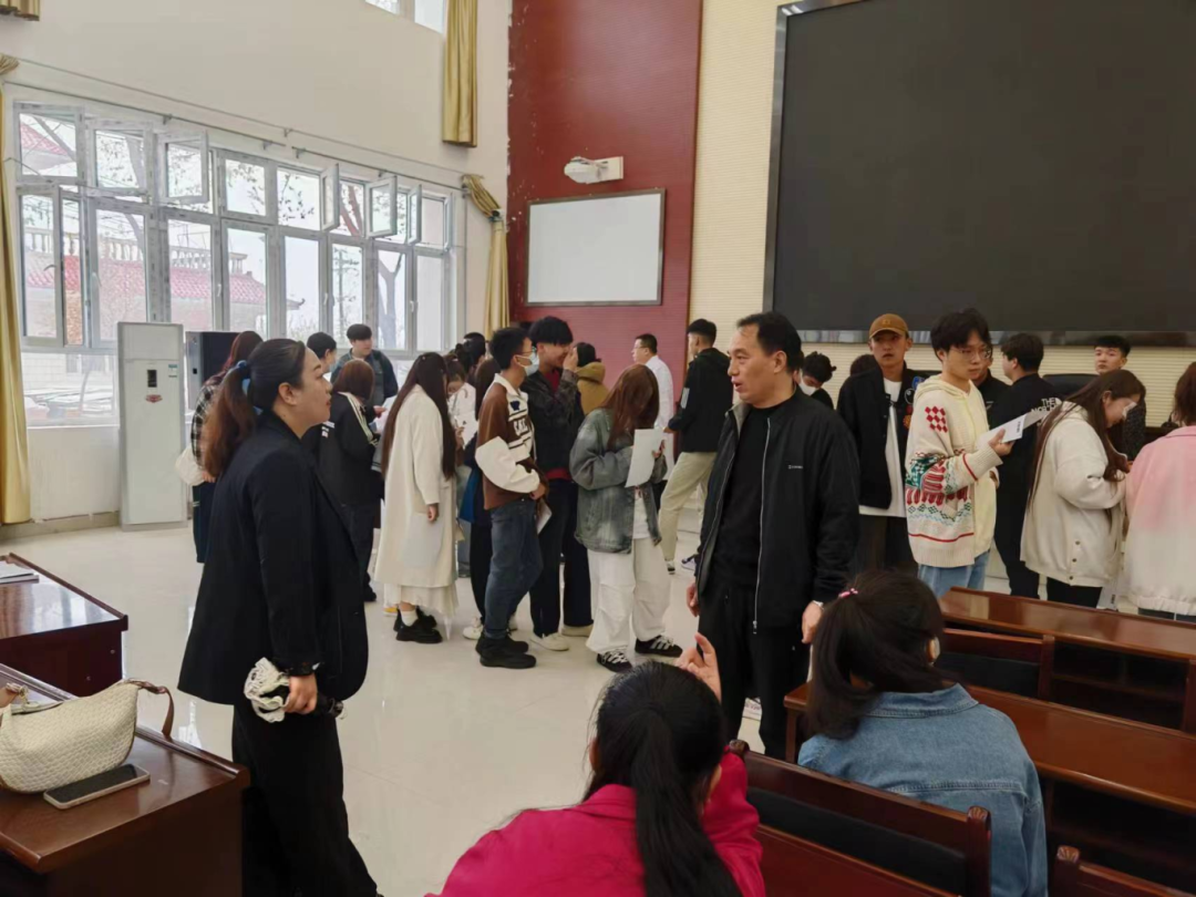 助力高考,为梦护航——阜康市职业中等专业学校有序开展2024年高考体检工作 第4张 助力高考,为梦护航——阜康市职业中等专业学校有序开展2024年高考体检工作 第4张