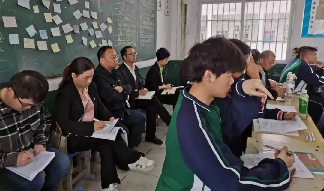 监利市芦陵中学开展中考复习备考主题教研活动 第3张 监利市芦陵中学开展中考复习备考主题教研活动 第3张