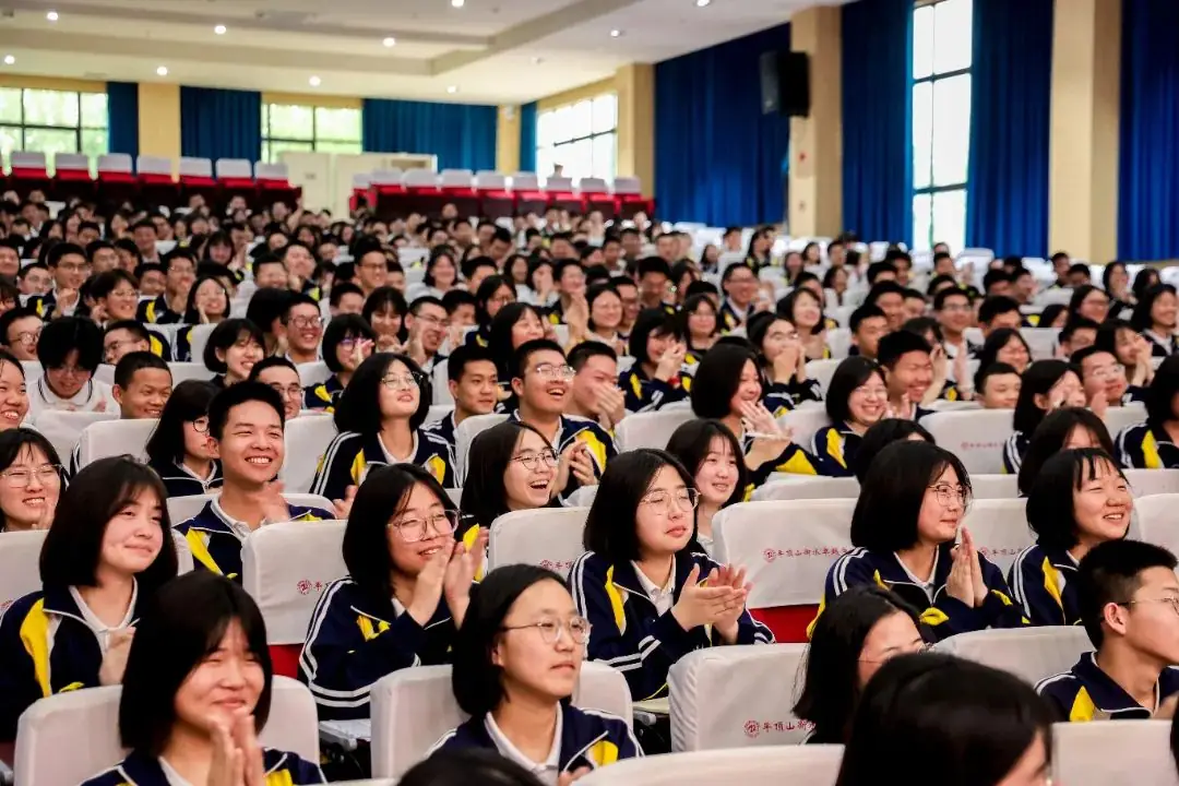 衡水卓越丨“书法赋能 提分高考”——北京大学陈刚教授到我校开展专题讲座-第16张图片-四季读书网 衡水卓越丨“书法赋能 提分高考”——北京大学陈刚教授到我校开展专题讲座-第16张图片-四季读书网