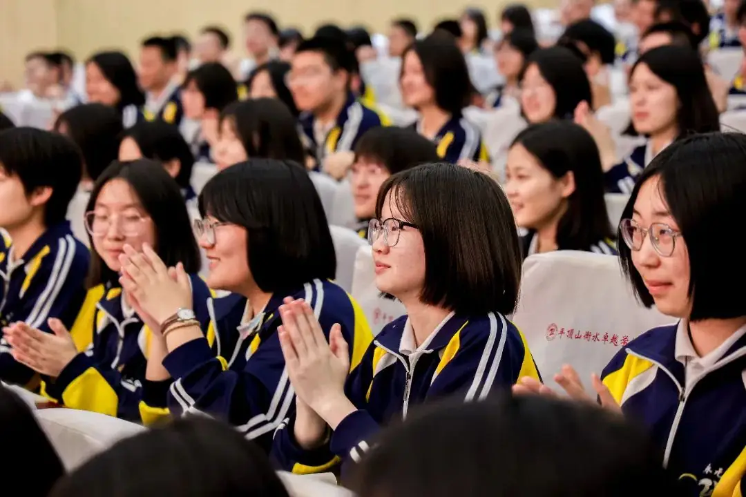 衡水卓越丨“书法赋能 提分高考”——北京大学陈刚教授到我校开展专题讲座-第15张图片-四季读书网 衡水卓越丨“书法赋能 提分高考”——北京大学陈刚教授到我校开展专题讲座-第15张图片-四季读书网