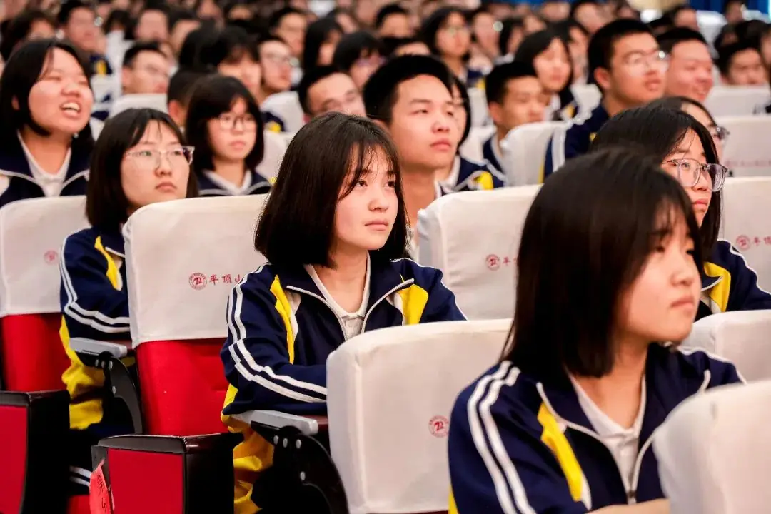 衡水卓越丨“书法赋能 提分高考”——北京大学陈刚教授到我校开展专题讲座-第6张图片-四季读书网 衡水卓越丨“书法赋能 提分高考”——北京大学陈刚教授到我校开展专题讲座-第6张图片-四季读书网