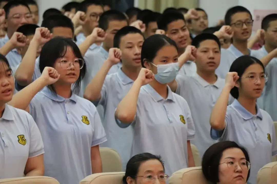 桃李春风凌云志,决胜生地“小中考”———漳州康桥学校八年级“小中考”誓师大会纪实 第27张 桃李春风凌云志,决胜生地“小中考”———漳州康桥学校八年级“小中考”誓师大会纪实 第27张
