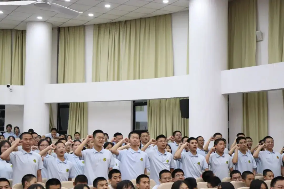 桃李春风凌云志,决胜生地“小中考”———漳州康桥学校八年级“小中考”誓师大会纪实 第38张 桃李春风凌云志,决胜生地“小中考”———漳州康桥学校八年级“小中考”誓师大会纪实 第38张