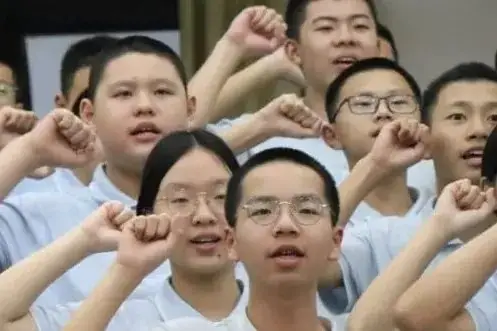 桃李春风凌云志,决胜生地“小中考”———漳州康桥学校八年级“小中考”誓师大会纪实 第45张 桃李春风凌云志,决胜生地“小中考”———漳州康桥学校八年级“小中考”誓师大会纪实 第45张