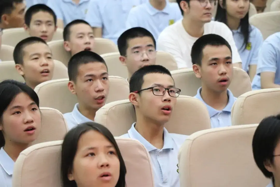 桃李春风凌云志,决胜生地“小中考”———漳州康桥学校八年级“小中考”誓师大会纪实 第67张 桃李春风凌云志,决胜生地“小中考”———漳州康桥学校八年级“小中考”誓师大会纪实 第67张