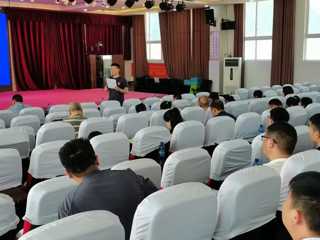 【教研活动】凝心聚力共研讨,携手同行促中考——安顺市初中数学中考备考策略研讨会在紫云县第二中学举行 第3张 【教研活动】凝心聚力共研讨,携手同行促中考——安顺市初中数学中考备考策略研讨会在紫云县第二中学举行 第3张
