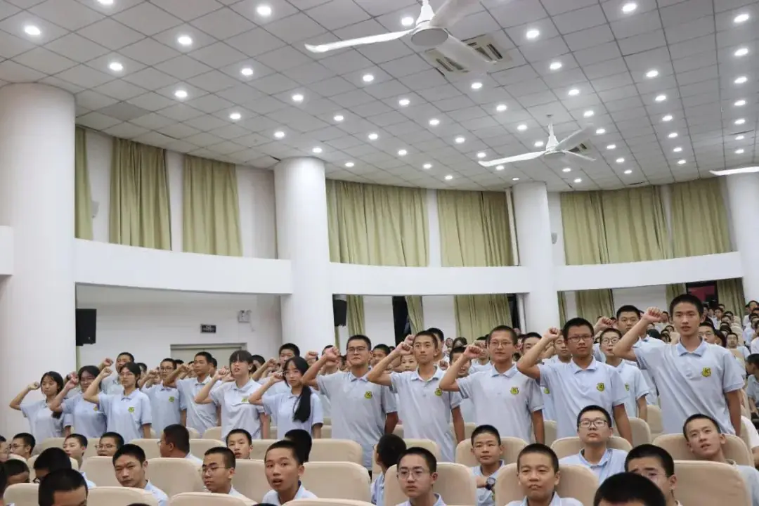 桃李春风凌云志,决胜生地“小中考”———漳州康桥学校八年级“小中考”誓师大会纪实 第56张 桃李春风凌云志,决胜生地“小中考”———漳州康桥学校八年级“小中考”誓师大会纪实 第56张