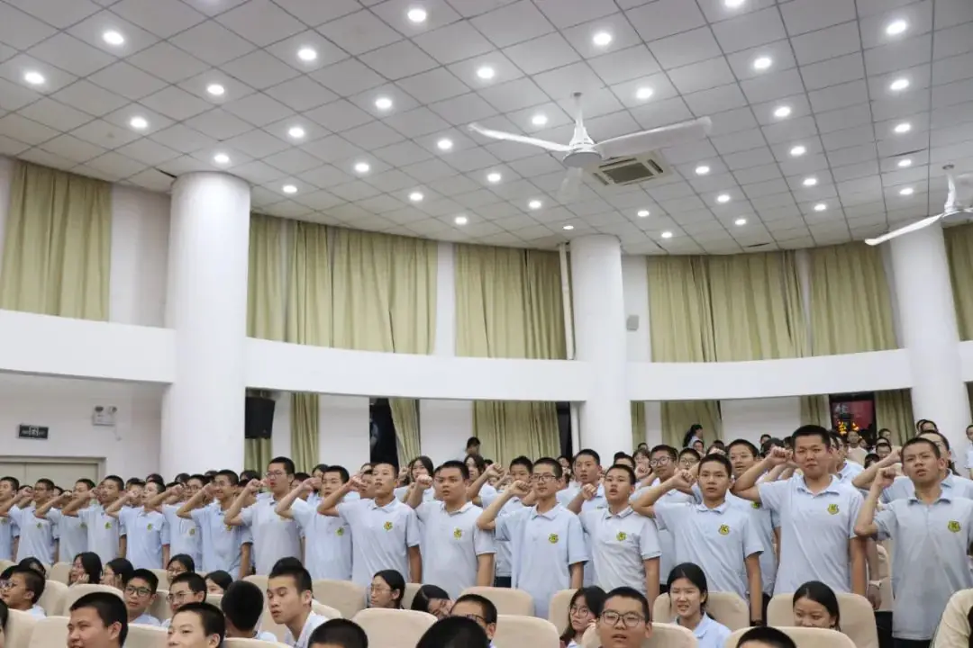 桃李春风凌云志,决胜生地“小中考”———漳州康桥学校八年级“小中考”誓师大会纪实 第53张 桃李春风凌云志,决胜生地“小中考”———漳州康桥学校八年级“小中考”誓师大会纪实 第53张