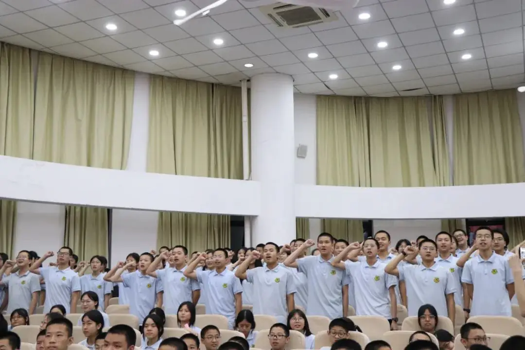 桃李春风凌云志,决胜生地“小中考”———漳州康桥学校八年级“小中考”誓师大会纪实 第50张 桃李春风凌云志,决胜生地“小中考”———漳州康桥学校八年级“小中考”誓师大会纪实 第50张