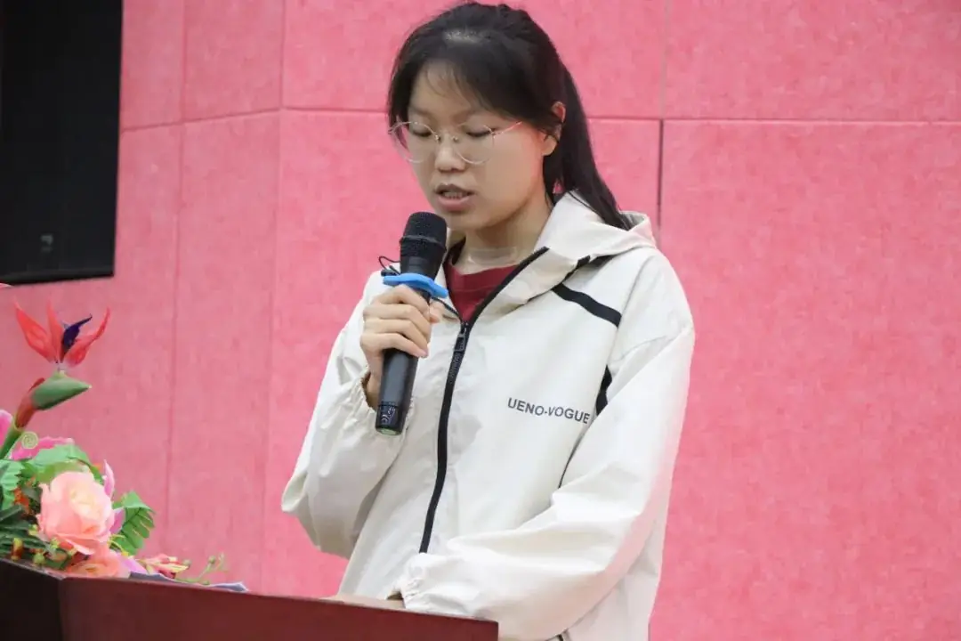桃李春风凌云志,决胜生地“小中考”———漳州康桥学校八年级“小中考”誓师大会纪实 第22张 桃李春风凌云志,决胜生地“小中考”———漳州康桥学校八年级“小中考”誓师大会纪实 第22张