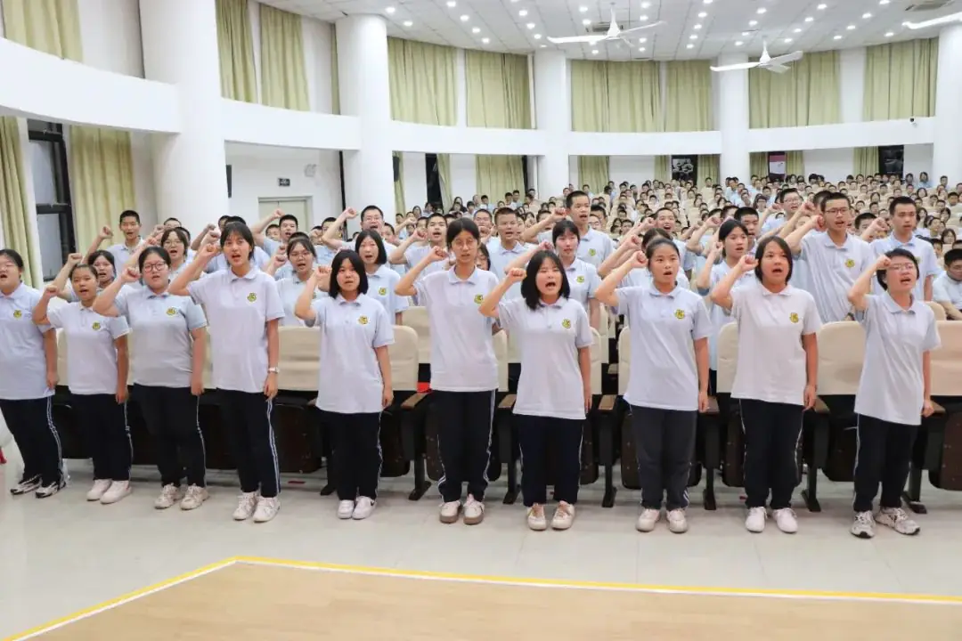 桃李春风凌云志,决胜生地“小中考”———漳州康桥学校八年级“小中考”誓师大会纪实 第62张 桃李春风凌云志,决胜生地“小中考”———漳州康桥学校八年级“小中考”誓师大会纪实 第62张
